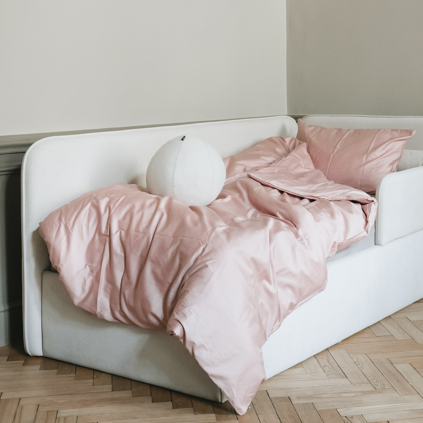 Decorative pillow ball - Image 3